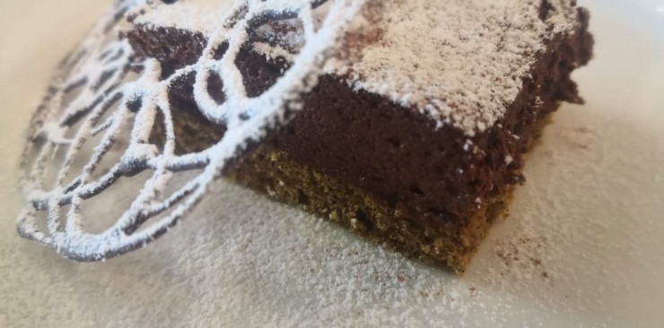 Hořká čokoládová terina se smetanou z kávy